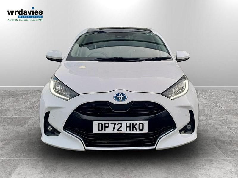 Used Toyota Yaris Hybrid 2022 Pure white Hatchback