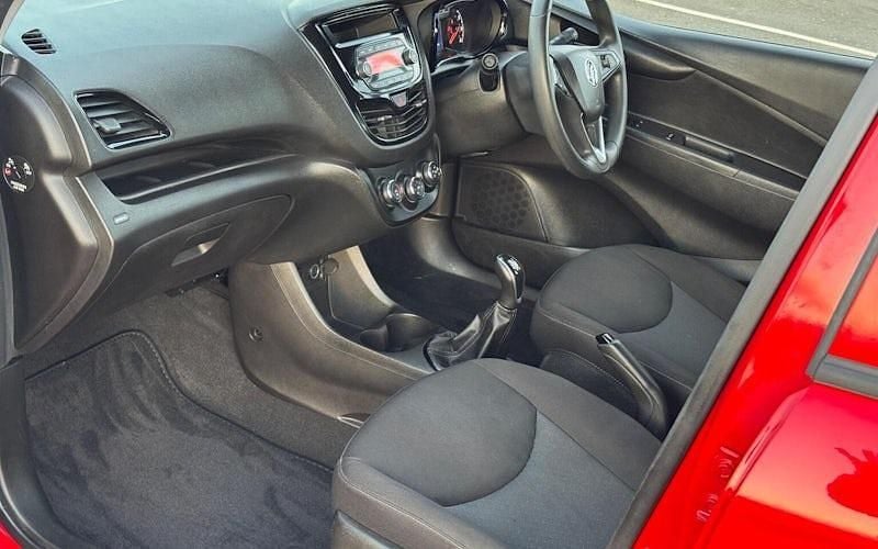 Second-hand Vauxhall Viva 75 CP (55 kW) 2017 Hatchback