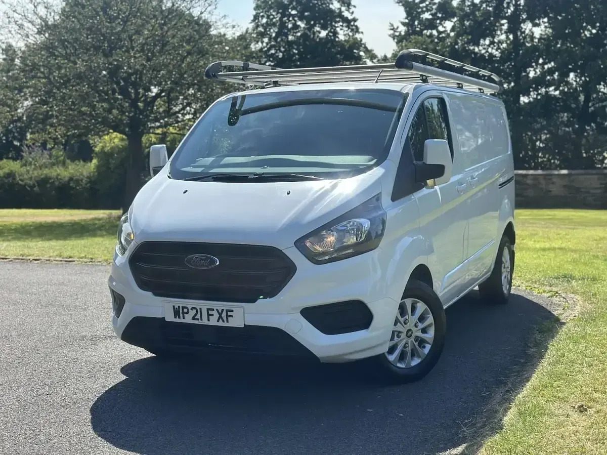 Used Ford Transit Custom 105 HP (77 kW) 2021 White Van