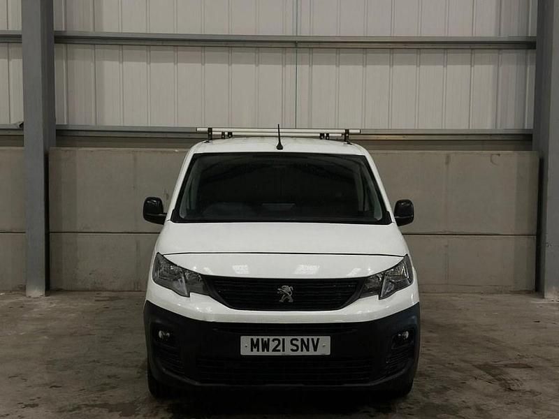Used Peugeot Partner 100 HP (73 kW) 2021 White MPV