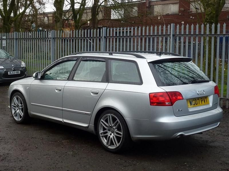 Usado Audi A4 S-Line 168 CV (123 kW) 2007 Plateado Familiar