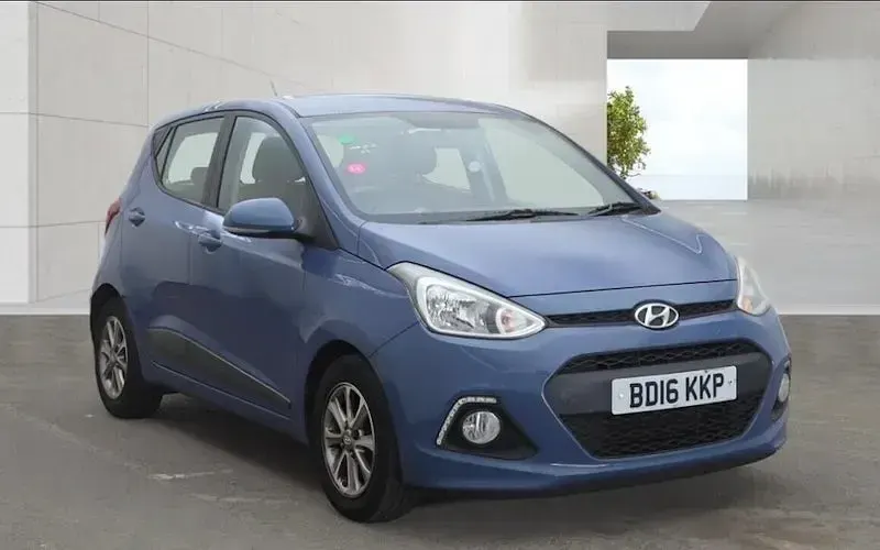 Used Hyundai i10 Premium 67 HP (49 kW) 2016 Hatchback