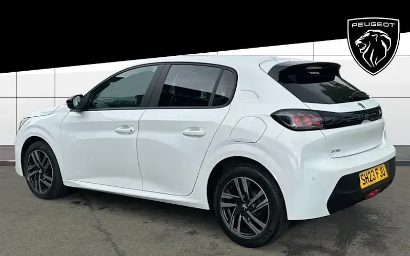 Used Peugeot 208 Active+ 102 HP (75 kW) 2023 White Hatchback