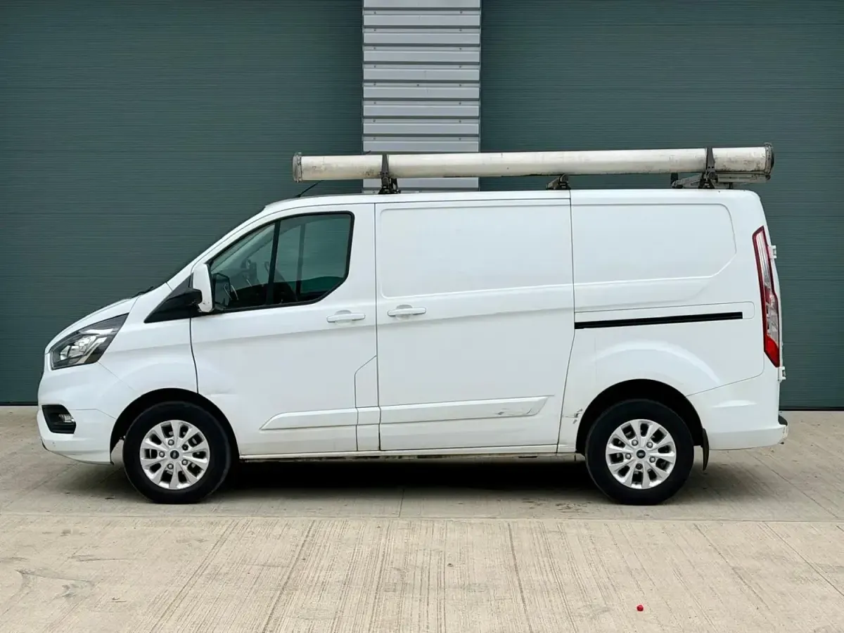 Usado Ford Transit Custom Limited 130 HP (95 kW) 2020 Branco Van