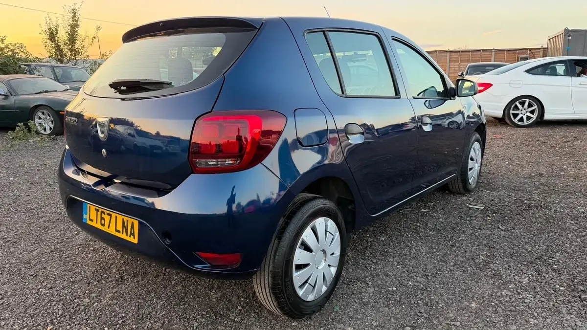 Used Dacia Sandero Ambiance 90 HP (66 kW) 2017 Blue Hatchback