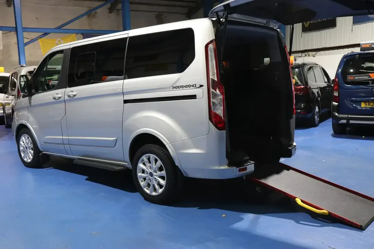 Used Ford Tourneo Titanium 2022 Silver MPV