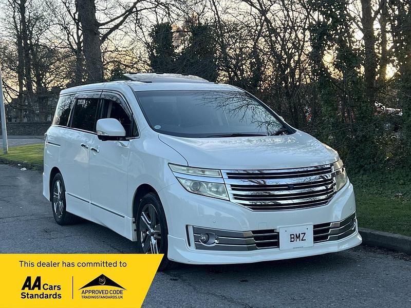 Used Nissan Elgrand 2011 White MPV