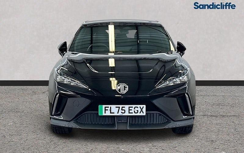 Begagnad MG MG4 EV 319 kW (435 HK) 2025 Halvkombi