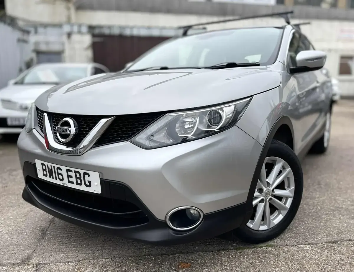 Used Nissan Qashqai Acenta 110 HP (80 kW) 2016 Silver SUV