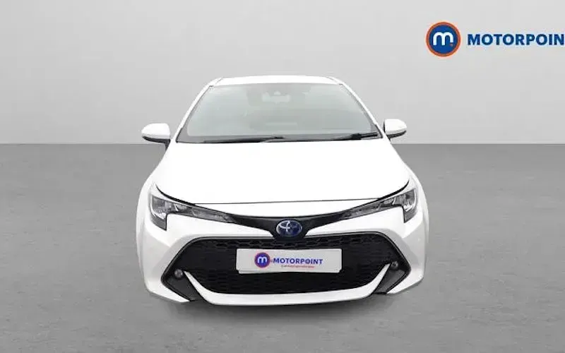 Used Toyota Corolla 184 HP (135 kW) 2022 White Estate