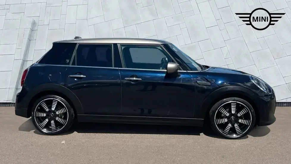 Used Mini Cooper Exclusive 134 HP (98 kW) 2022 Black Hatchback