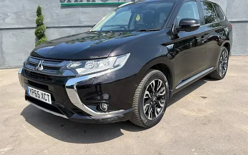 Used Mitsubishi Outlander P-HEV 203 HP (149 kW) 2016 Estate