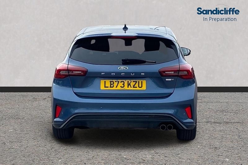 Used Ford Focus ST-Line 280 HP (205 kW) 2023 Blue Hatchback