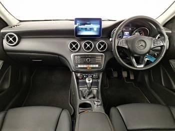 Used Mercedes A180 109 HP (80 kW) 2016 White Hatchback