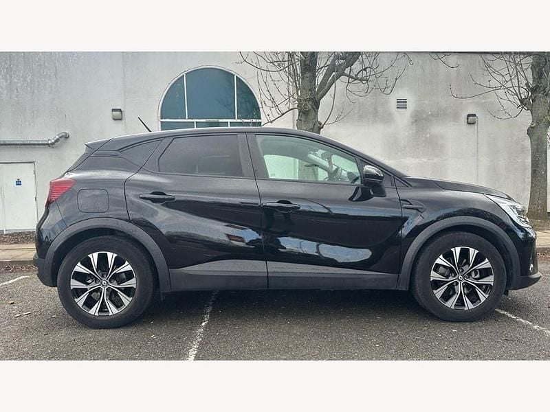 Used Renault Captur 142 HP (104 kW) 2023 Metallic  diamond black  SUV