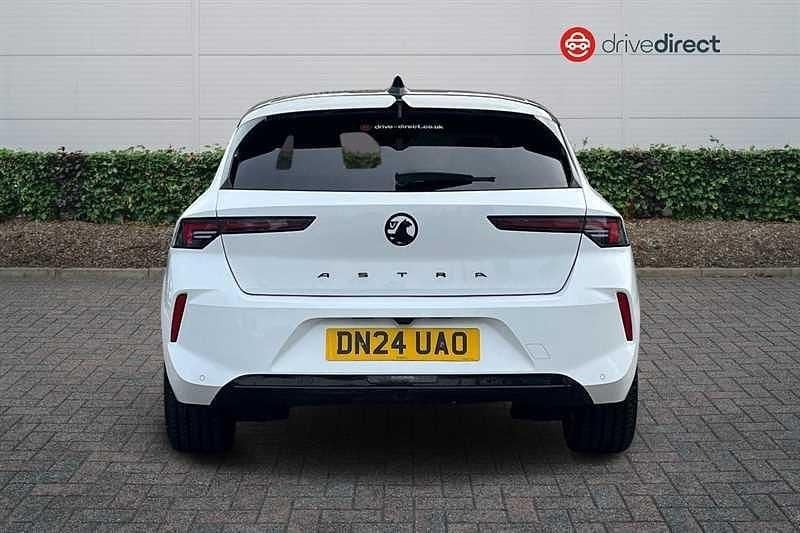 Used Vauxhall Astra Ultimate 130 HP (95 kW) 2024 White Hatchback