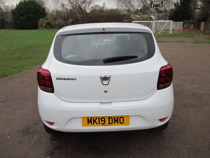 Used Dacia Sandero Essentiel 2019 White Hatchback