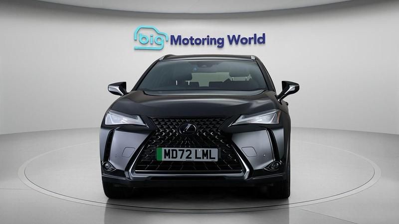 Used Lexus UX 300e 147 kW (201 HP) 2023 Black SUV
