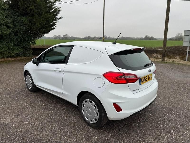 Used Ford Fiesta 2019 White Van
