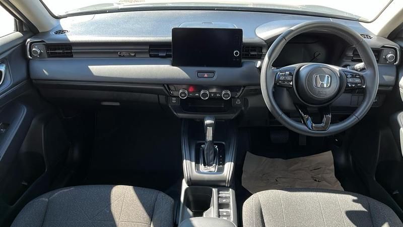 Używany Honda HR-V Elegance 131 KM (96 kW) 2025 Szary SUV