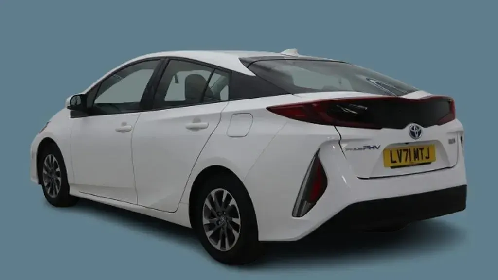 Used Toyota Prius Business Edition 122 HP (89 kW) 2021 White Hatchback