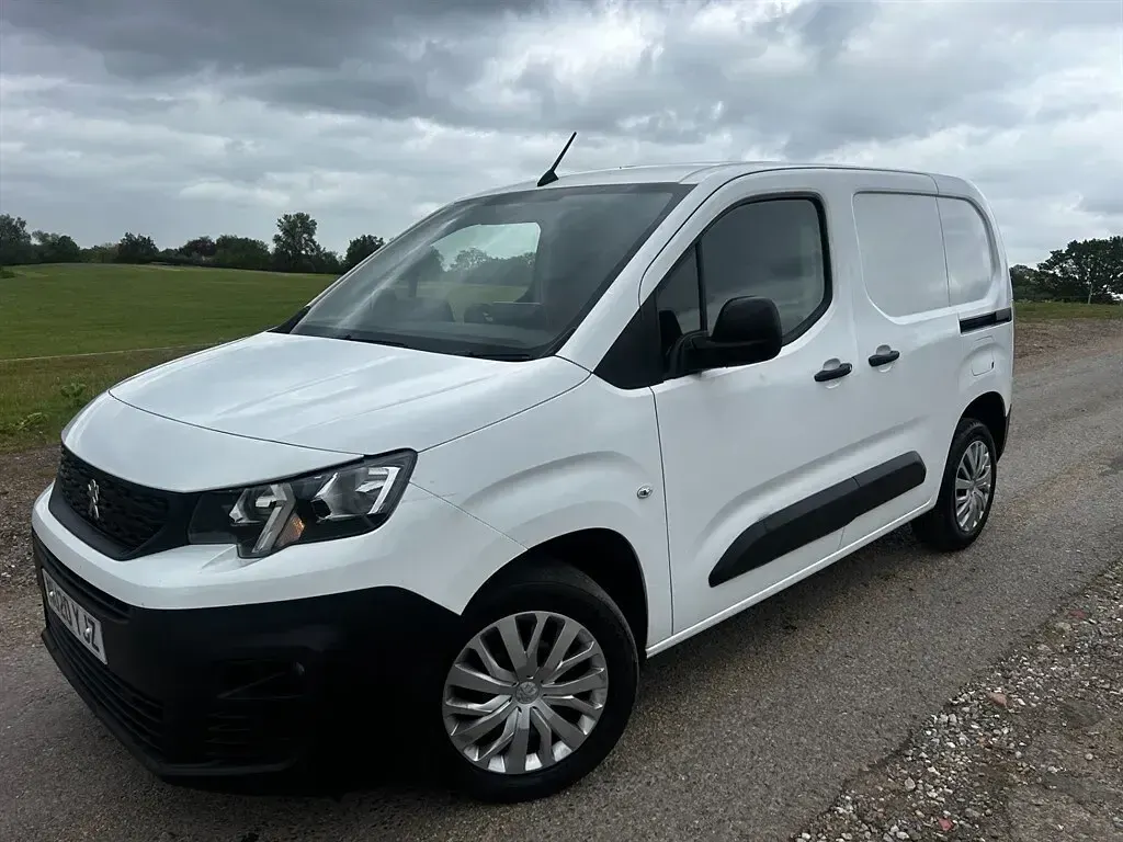 Used Peugeot Partner 2020 White MPV