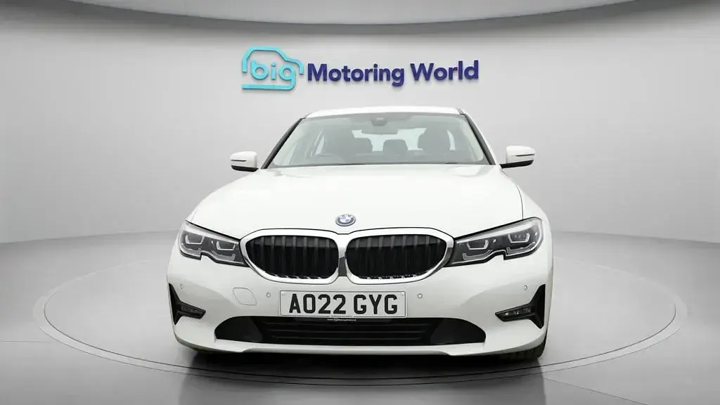 Used BMW 330e 292 HP (214 kW) 2022 White Sedan