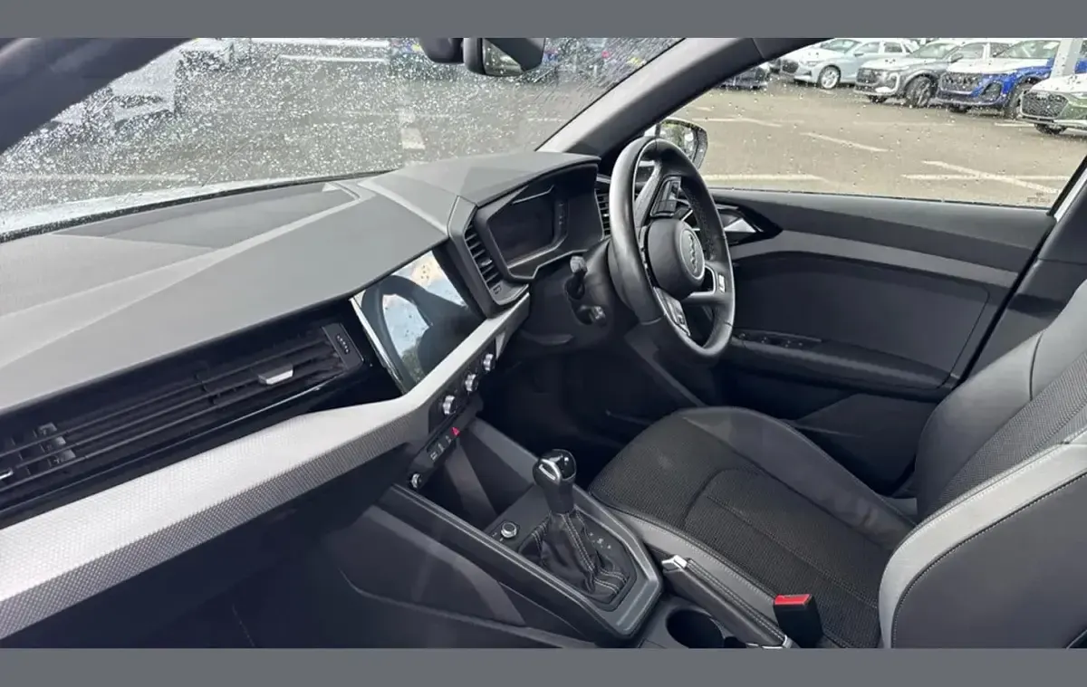 Used Audi A1 S-Line 110 HP (80 kW) 2024 White SUV