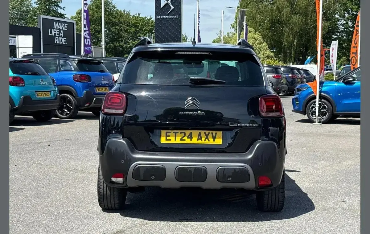 Used Citroën C3 Aircross PureTech 108 HP (79 kW) 2024 Black SUV