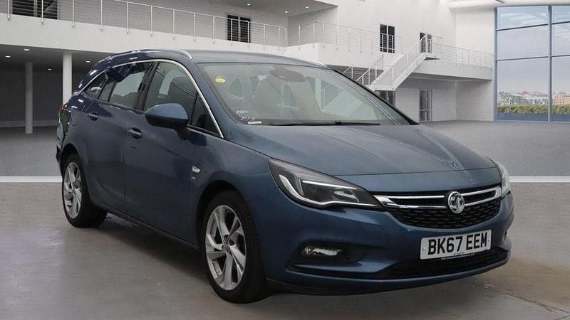 Used Vauxhall Astra SRi 150 HP (110 kW) 2017 Blue Estate