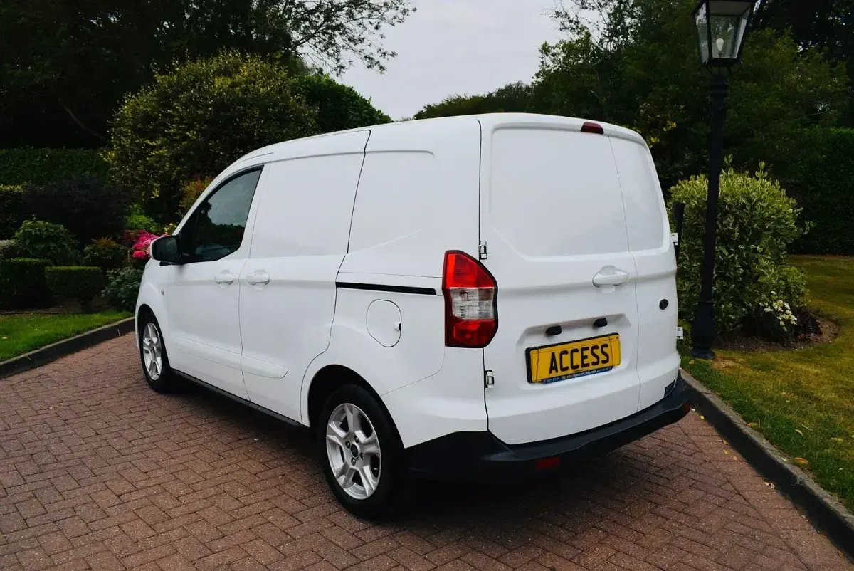 Used Ford Transit Limited 100 HP (73 kW) 2023 White Van
