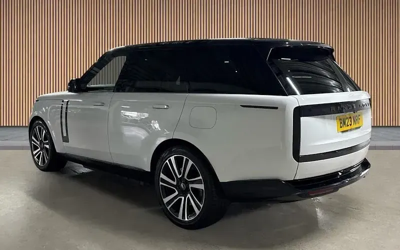 Used Land Rover Range Rover HSE 441 HP (324 kW) 2023 White SUV