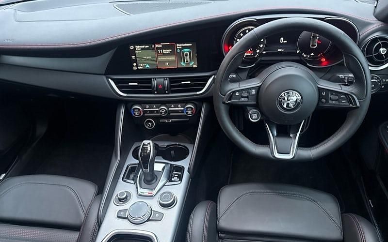 Used Alfa Romeo Giulia 280 HP (205 kW) 2024 Red Sedan