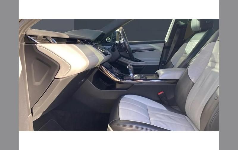Used Land Rover Range Rover evoque HSE Dynamic 180 HP (132 kW) 2019 Silver SUV