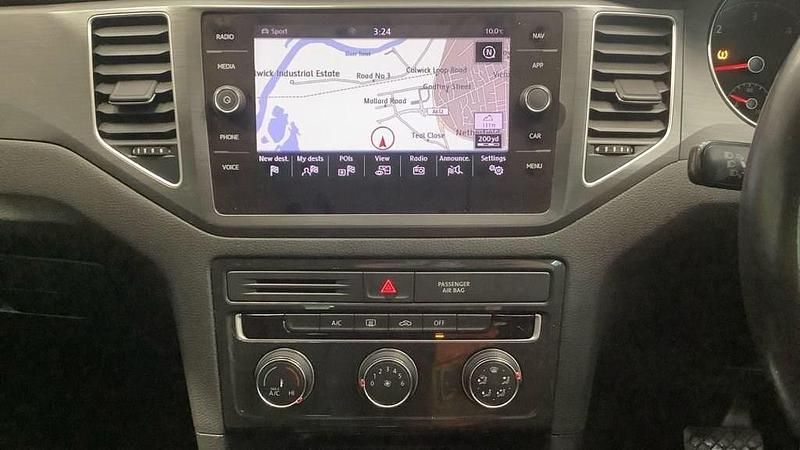 Used VW Golf Sportsvan Match 115 HP (84 kW) 2019 Red MPV