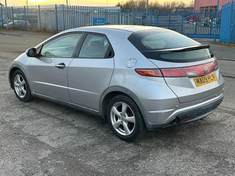 Used Honda Civic ES 2009 Silver Hatchback