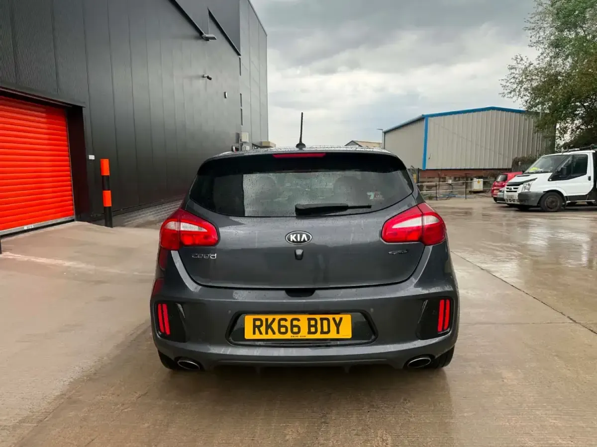 Używany Kia Ceed GT-Line 2016 Srebrny Hatchback