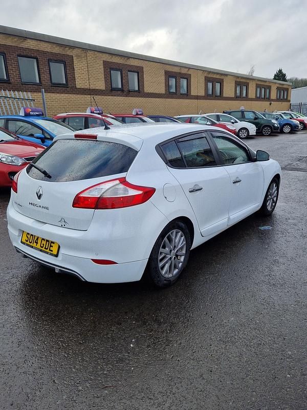 Used Renault Mégane III 2014 White Hatchback