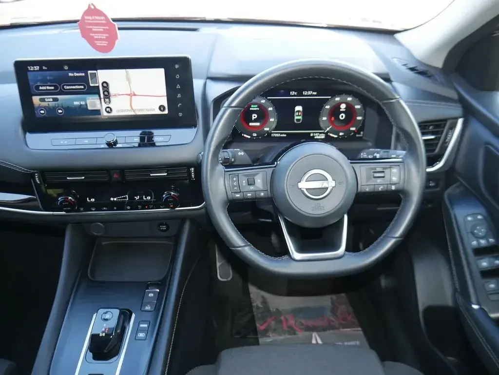 Used Nissan Qashqai N-Connecta 190 HP (139 kW) 2023 Red SUV
