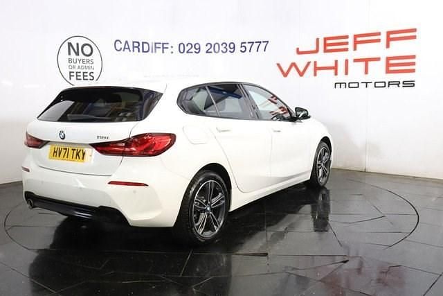 Used BMW 118 Sport Line 2021 White Hatchback