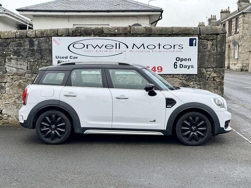Usado Mini Cooper Classic 136 HP (100 kW) 2020 Branco Citadino