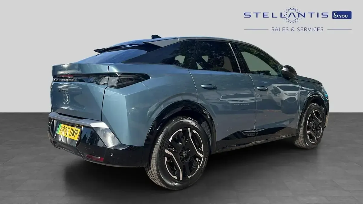 Used Peugeot e-3008 GT 152 kW (207 HP) 2025 Blue SUV
