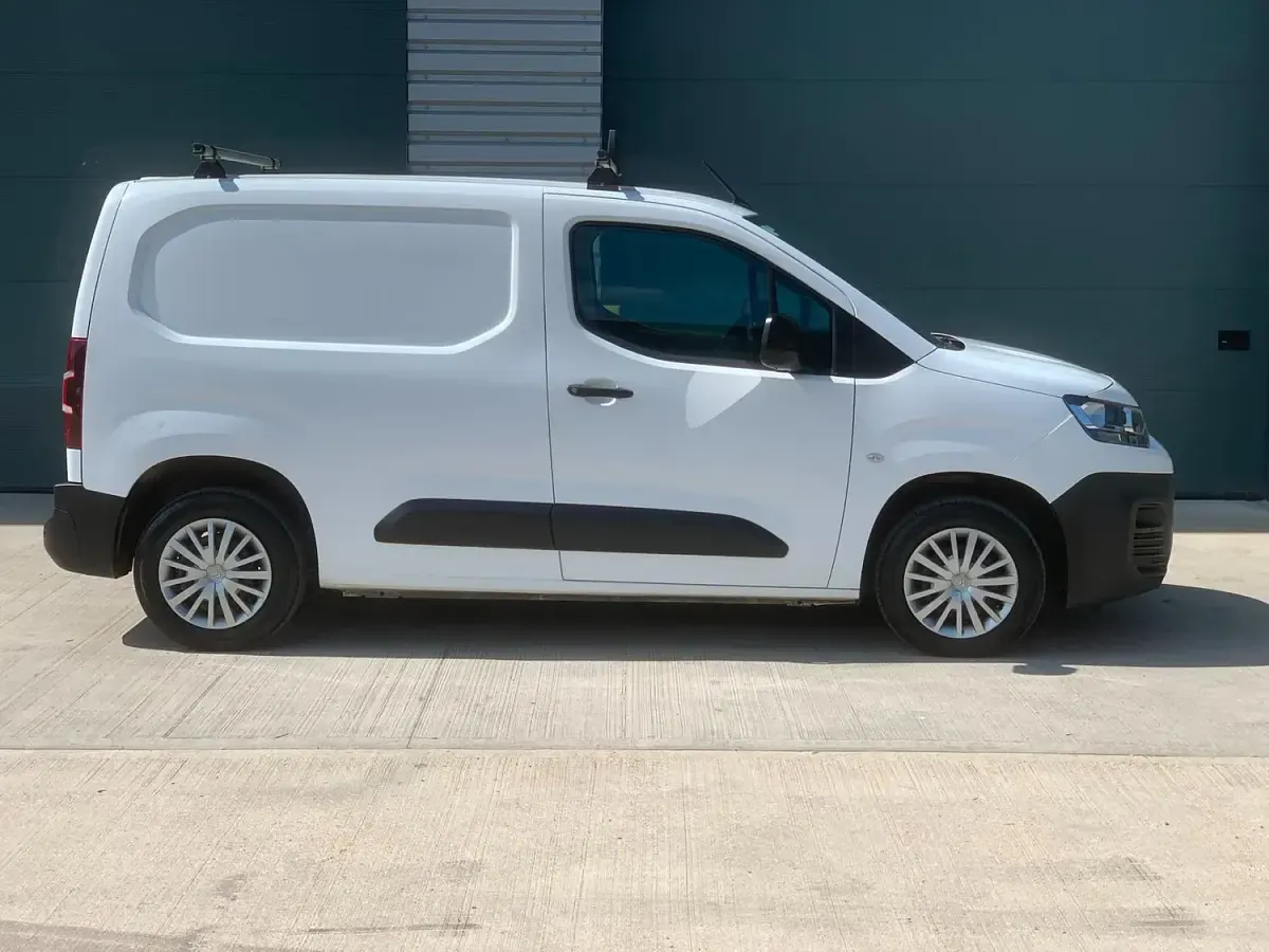 Used Citroën Berlingo Start 2020 White MPV