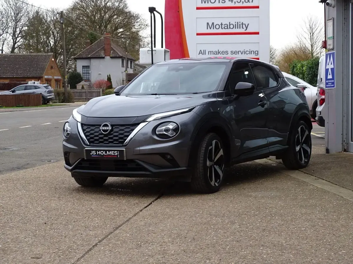 Used Nissan Juke Tekna 143 HP (105 kW) 2023 Grey SUV