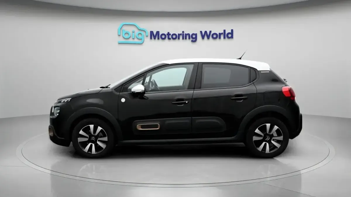 Używany Citroën C3 PureTech 83 KM (61 kW) 2023 Czarny Hatchback