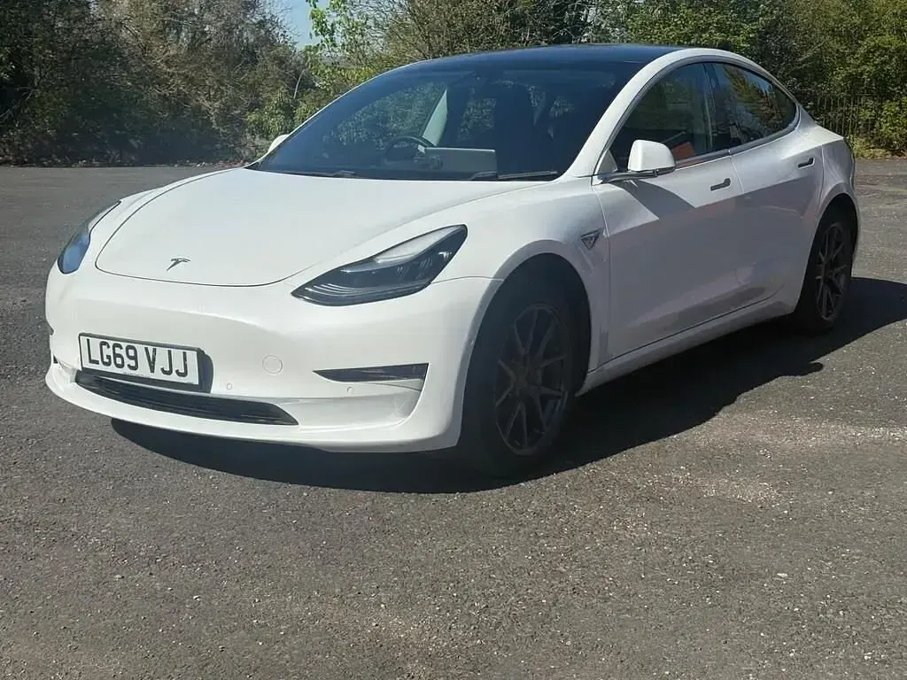 Used Tesla Model 3 77 kW (106 HP) 2019 White Sedan