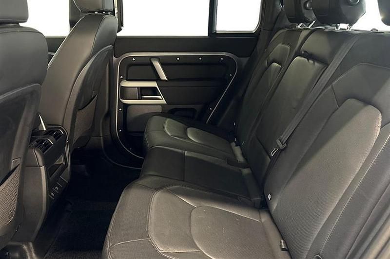 Used Land Rover Defender SE Dynamic 404 HP (297 kW) 2024 Eiger grey SUV