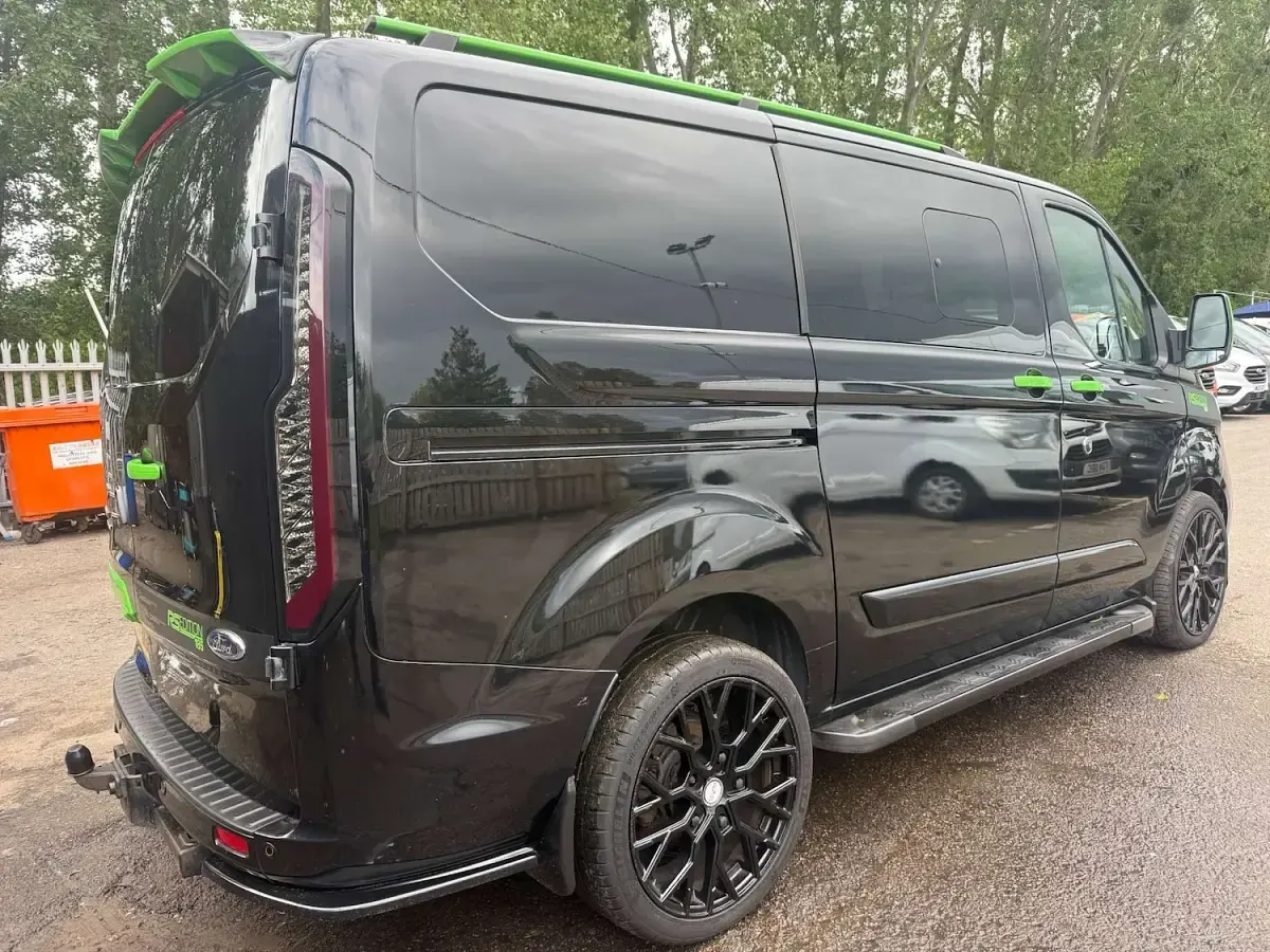 Used Ford Transit Custom Limited 185 HP (136 kW) 2020 Black Van