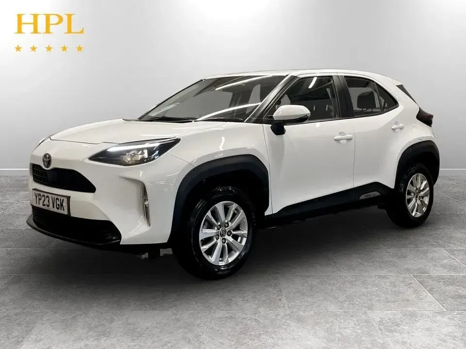 Used Toyota Yaris Hybrid 116 HP (85 kW) 2023 White SUV