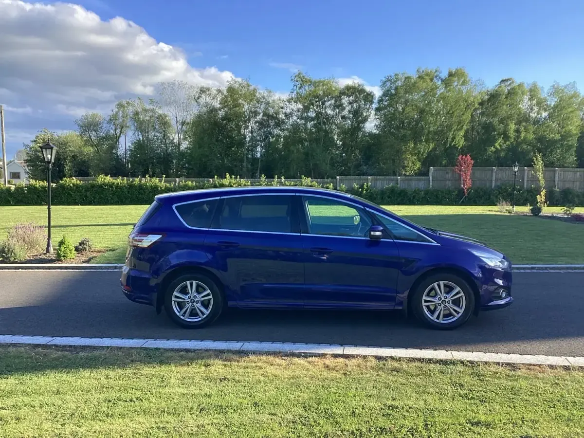 Begagnad Ford S-MAX Titanium 2017 Blå Minibuss